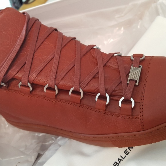 Balenciaga - Picture 6 of 6